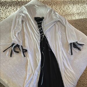 Halloween costume Woman’s Dead Bride